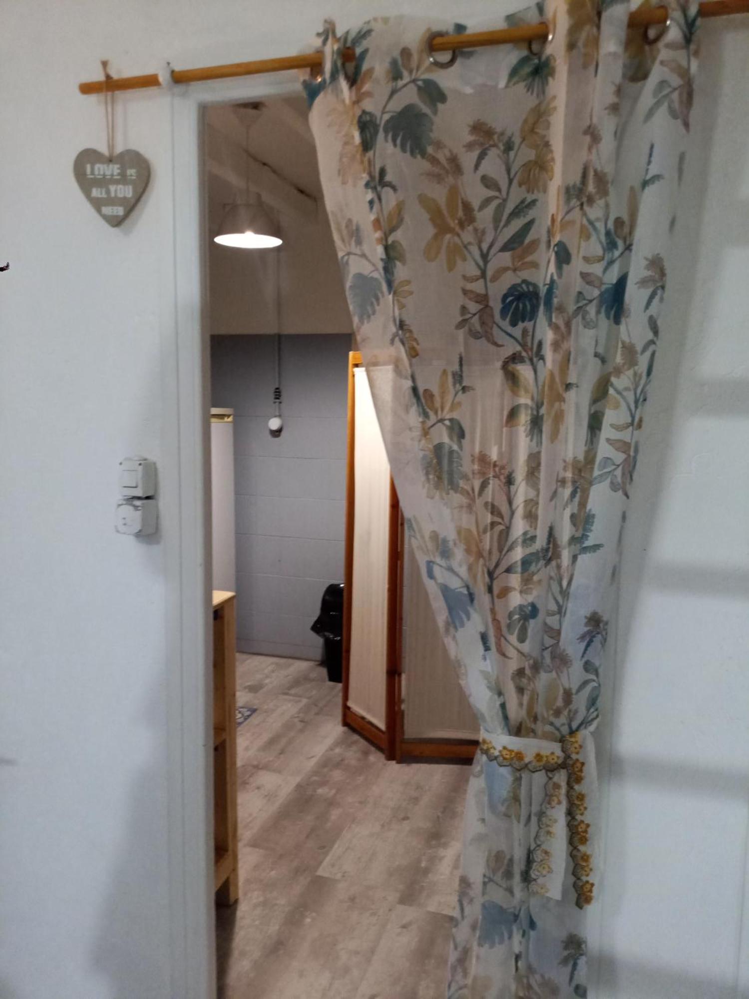 Studio D'Aqui Et D'Ailleurs Apartment Perpignan Bagian luar foto